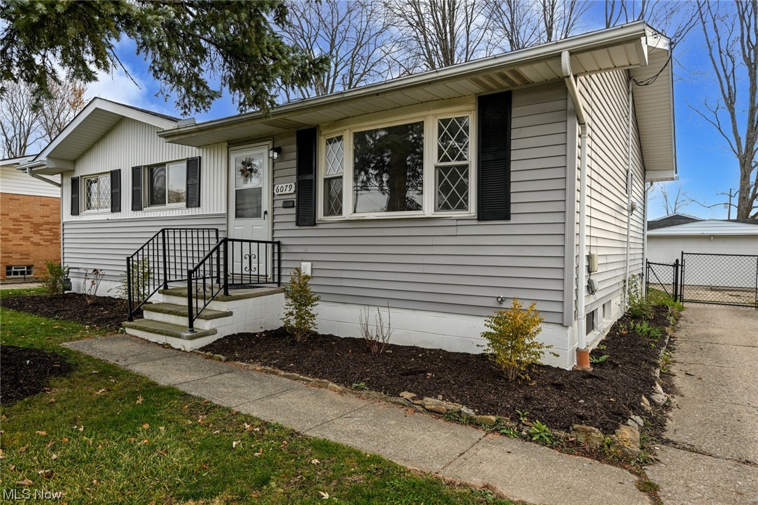 Residential For Sale 7 Rooms 3 Bedrooms 1 Bathroom Price 209